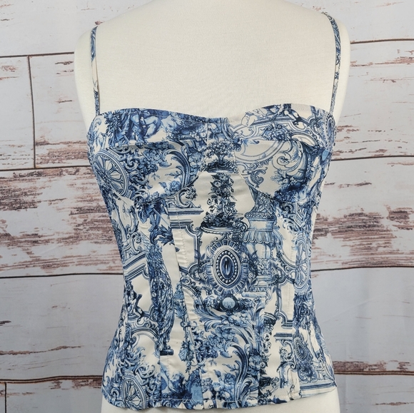 blue renaissance print structured top